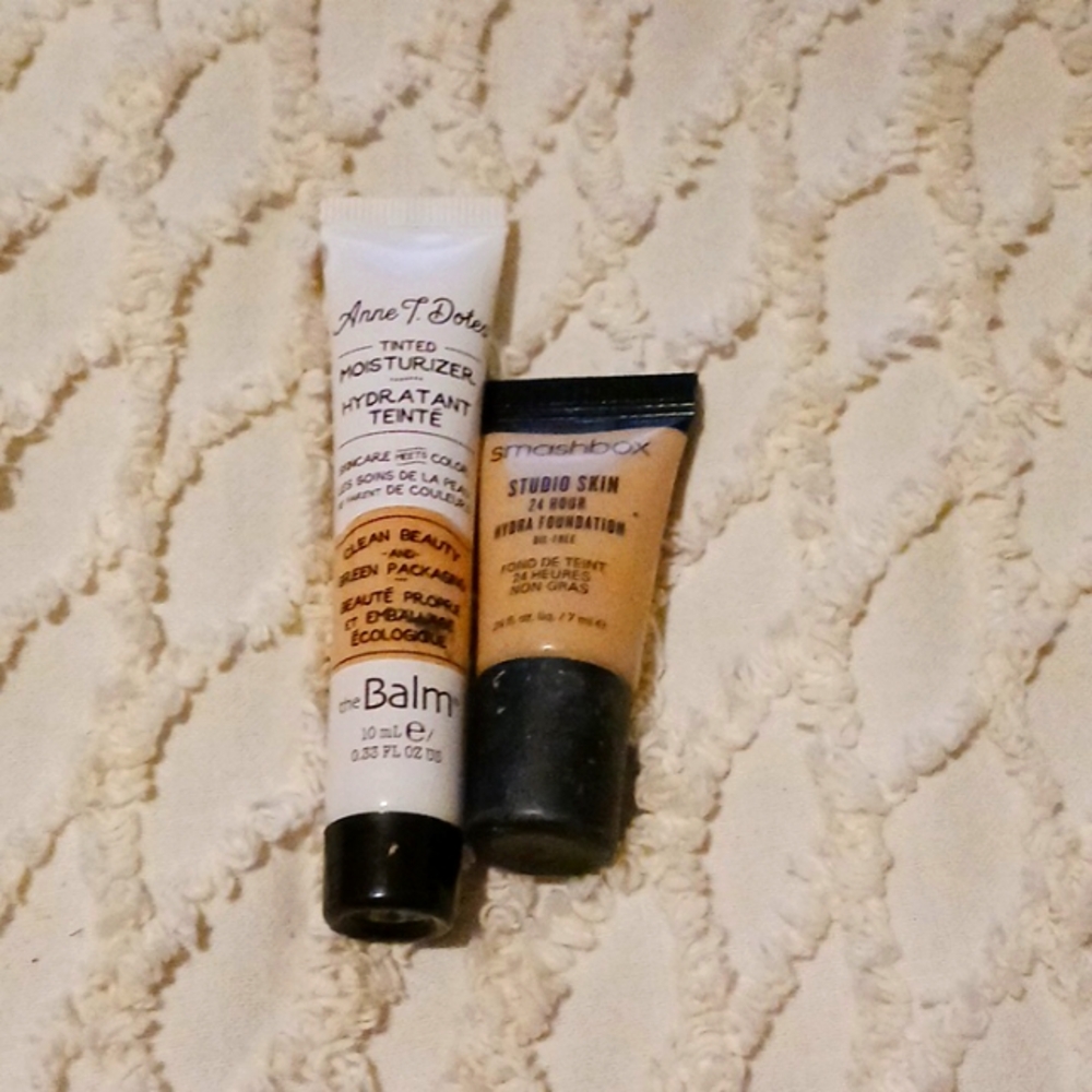 2 concealers